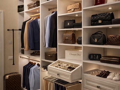 Dressing la comandă clasic alb cu sertare multiple, spații pentru haine și accesorii