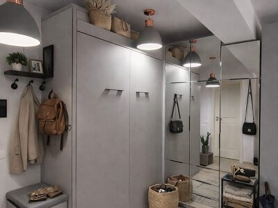 Mobilier de hol cu dressing, bancă verde și spații pentru depozitare